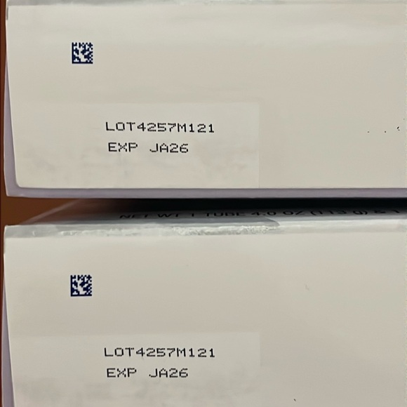 Crest 3D White Dental Bundle - Picture 2 of 5